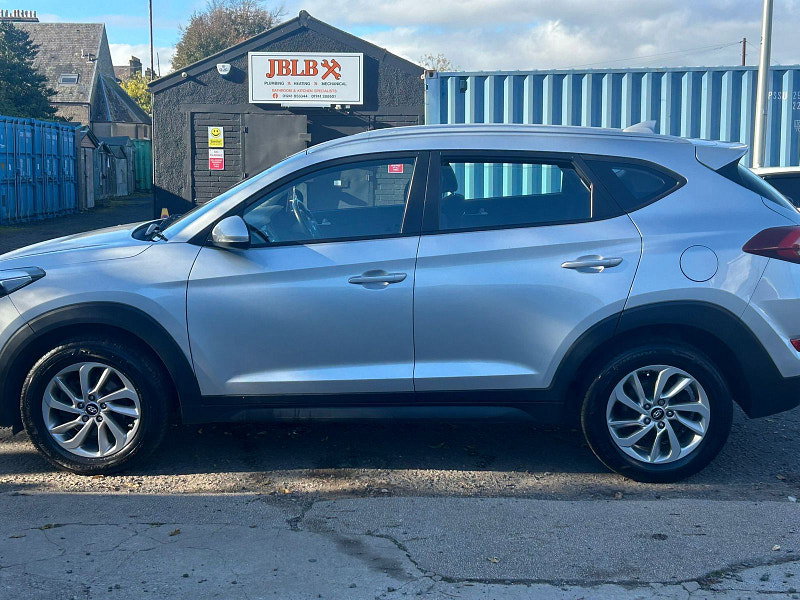 Hyundai Tucson 1.7L SE Blue Drive 2WD CRDi SUV 5dr Diesel Manual Euro 6 (114 bhp)