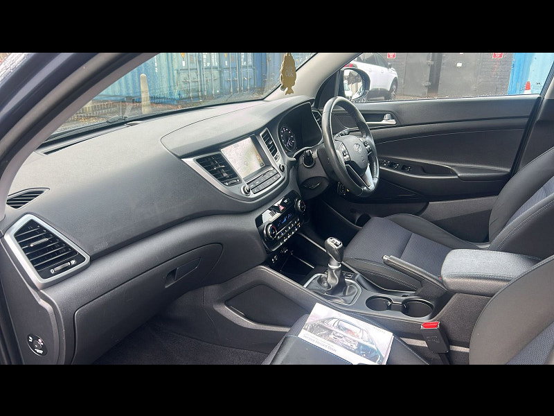 Hyundai Tucson 2.0L SE Nav CRDi SUV 5dr Diesel Manual Euro 6 (182 bhp)