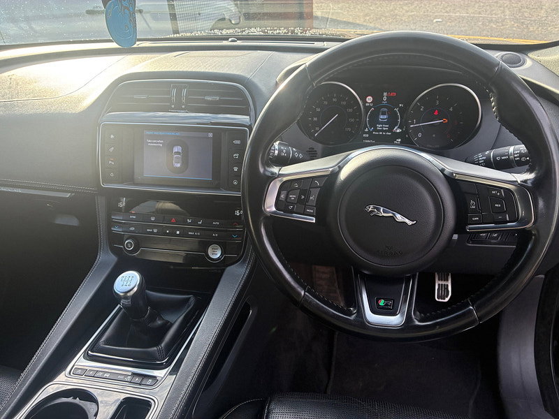 Jaguar F-PACE 2.0 D180 R-Sport SUV 5dr Diesel Manual AWD Euro 6 (s/s) (180 ps)