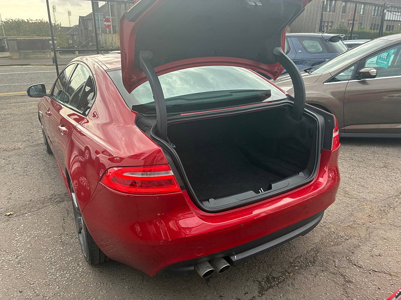 Jaguar XE 2.0d R-Sport Saloon 4dr Diesel Auto Euro 6 (s/s) (180 ps)
