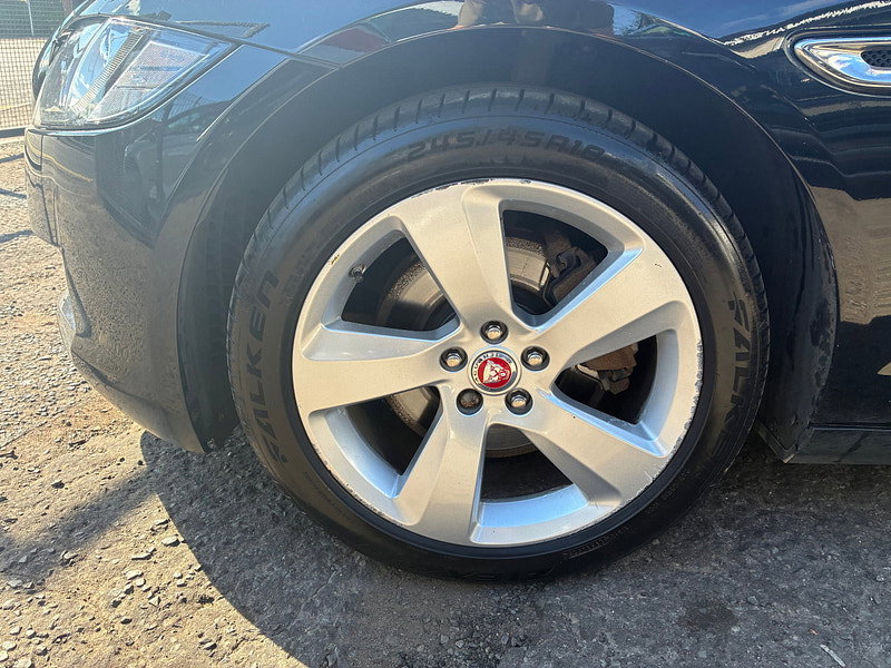 Jaguar XF 2.0d Portfolio Saloon 4dr Diesel Auto Euro 6 (s/s) (180 ps)