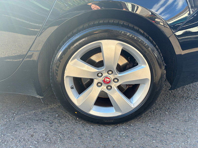 Jaguar XF 2.0d Portfolio Saloon 4dr Diesel Auto Euro 6 (s/s) (180 ps)