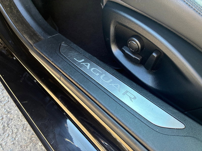 Jaguar XF 2.0d Portfolio Saloon 4dr Diesel Auto Euro 6 (s/s) (180 ps)