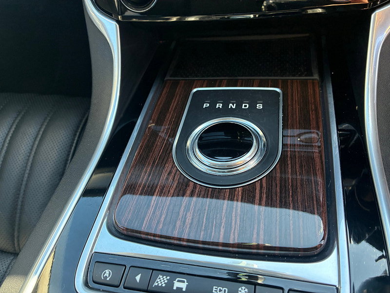 Jaguar XF 2.0d Portfolio Saloon 4dr Diesel Auto Euro 6 (s/s) (180 ps)