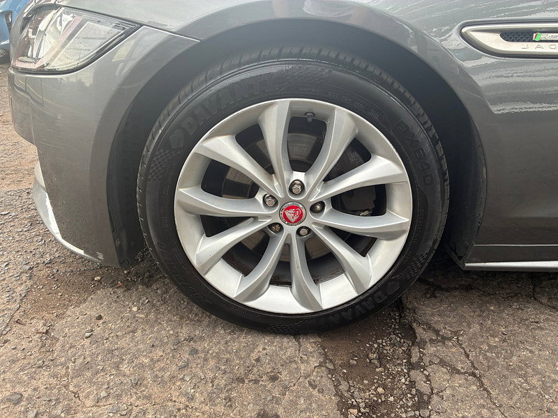 Jaguar XF 2.0d R-Sport Saloon 4dr Diesel Auto AWD Euro 6 (s/s) (180 ps)