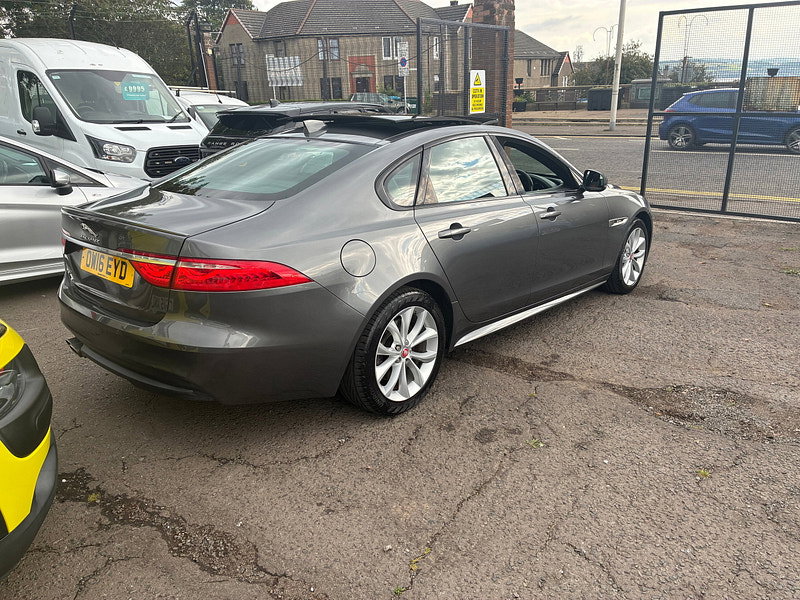 Jaguar XF 2.0d R-Sport Saloon 4dr Diesel Auto AWD Euro 6 (s/s) (180 ps)