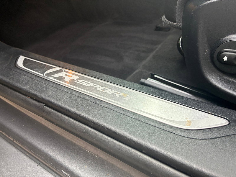 Jaguar XF 2.0d R-Sport Saloon 4dr Diesel Auto AWD Euro 6 (s/s) (180 ps)