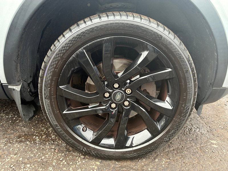 Land Rover Discovery Sport 2.0 TD4 HSE Black SUV 5dr Diesel Auto 4WD Euro 6 (s/s) (180 ps)