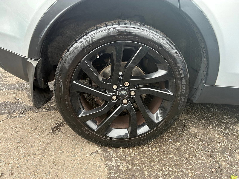 Land Rover Discovery Sport 2.0 TD4 HSE Black SUV 5dr Diesel Auto 4WD Euro 6 (s/s) (180 ps)