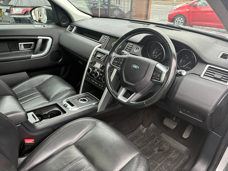 Land Rover Discovery Sport 2.0 TD4 HSE Black SUV 5dr Diesel Auto 4WD Euro 6 (s/s) (180 ps)