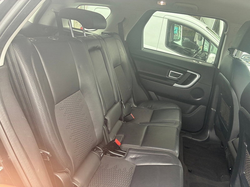 Land Rover Discovery Sport 2.0 TD4 SE Tech SUV 5dr Diesel Manual 4WD Euro 6 (s/s) (180 ps)