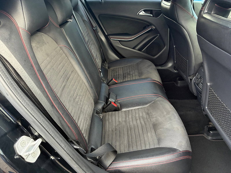 Mercedes-Benz A Class 1.5 A180d AMG Line (Premium) Hatchback 5dr Diesel Manual Euro 6 (s/s) (109 ps)