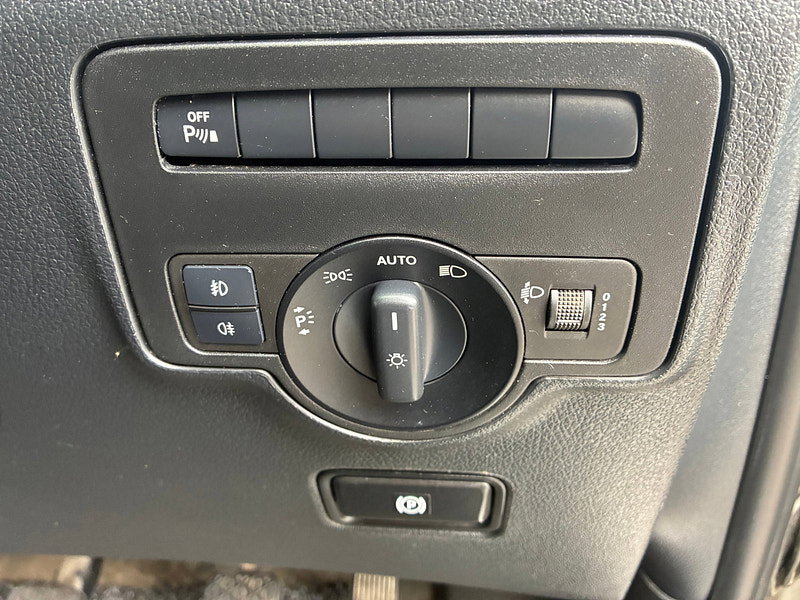 Mercedes-Benz Vito 2.1 114 CDI Progressive Panel Van 5dr Diesel Manual RWD L2 Euro 6 (s/s) (136 ps)