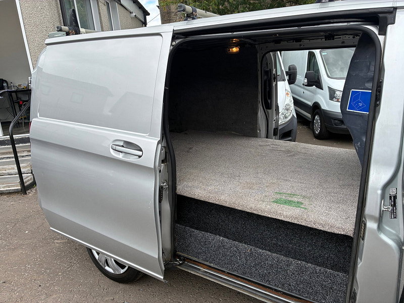 Mercedes-Benz Vito 2.1 114 CDI Progressive Panel Van 5dr Diesel Manual RWD L2 Euro 6 (s/s) (136 ps)