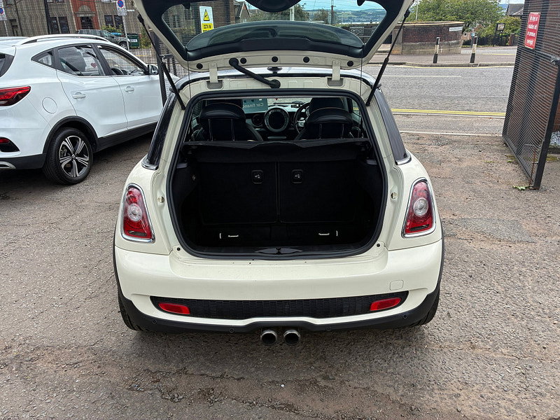 MINI Hatch 1.6 Cooper S Hatchback 3dr Petrol Steptronic Euro 5 (175 ps)