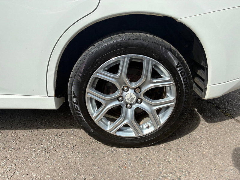 Mitsubishi Outlander 2.0h 12kWh GX4h SUV 5dr Petrol Plug-in Hybrid CVT 4WD Euro 5 (s/s) (200 ps)