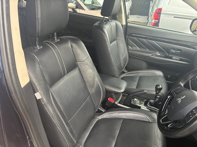 Mitsubishi Outlander 2.2 DI-D 4 SUV 5dr Diesel Manual 4WD Euro 6 (s/s) (147 ps)