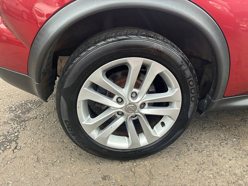 Nissan Juke 1.6 DIG-T Tekna SUV 5dr Petrol CVT 4WD Euro 5 (190 ps)