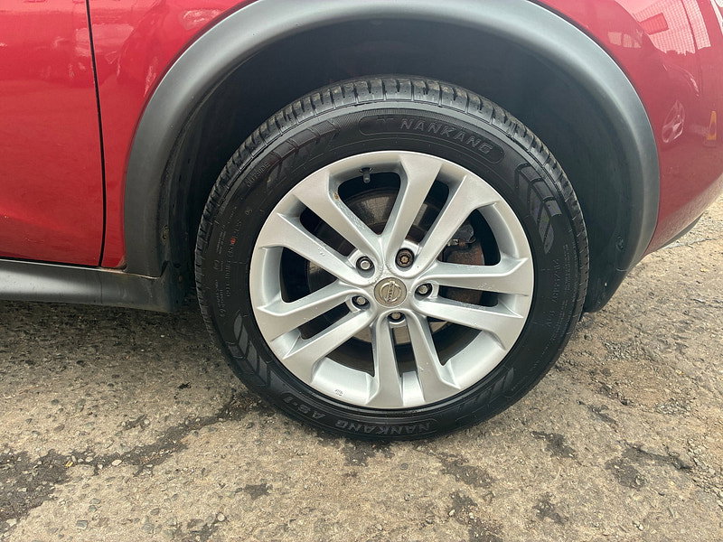 Nissan Juke 1.6 DIG-T Tekna SUV 5dr Petrol CVT 4WD Euro 5 (190 ps)