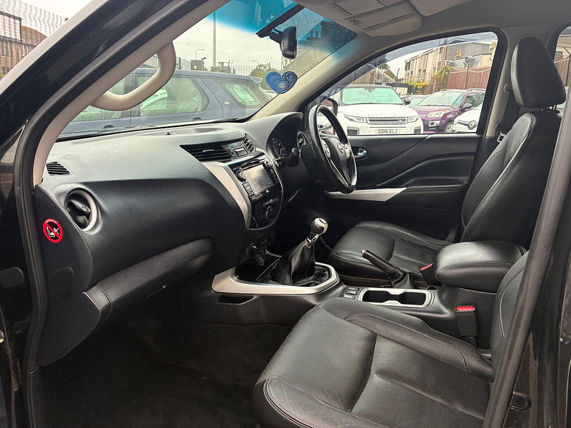 Nissan Navara 2.3 dCi Tekna Pickup Double Cab 4dr Diesel Manual 4WD Euro 6 (s/s) (190 ps)