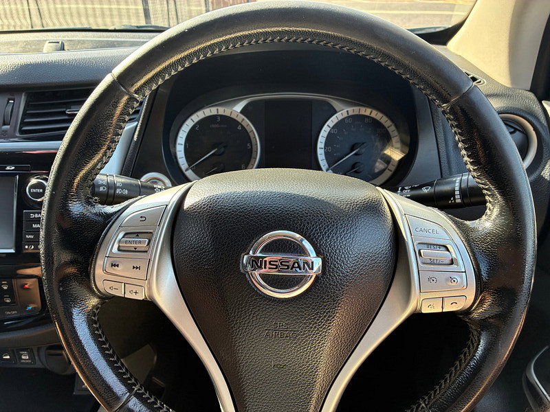 Nissan Navara 2.3 dCi Tekna Pickup Double Cab 4dr Diesel Auto 4WD Euro 6 (190 ps)