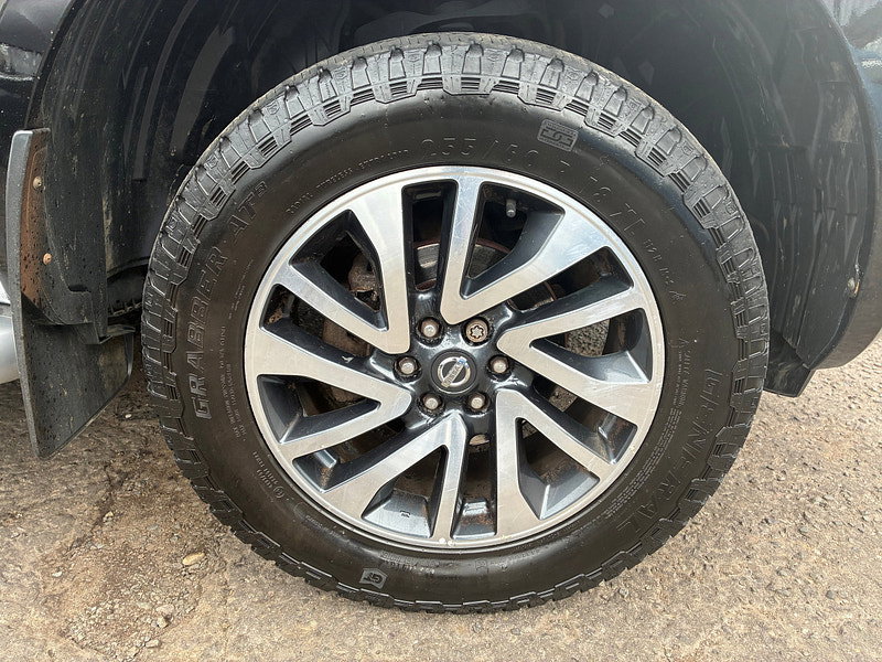 Nissan Navara 2.3 dCi Tekna Pickup Double Cab 4dr Diesel Auto 4WD Euro 6 (190 ps)