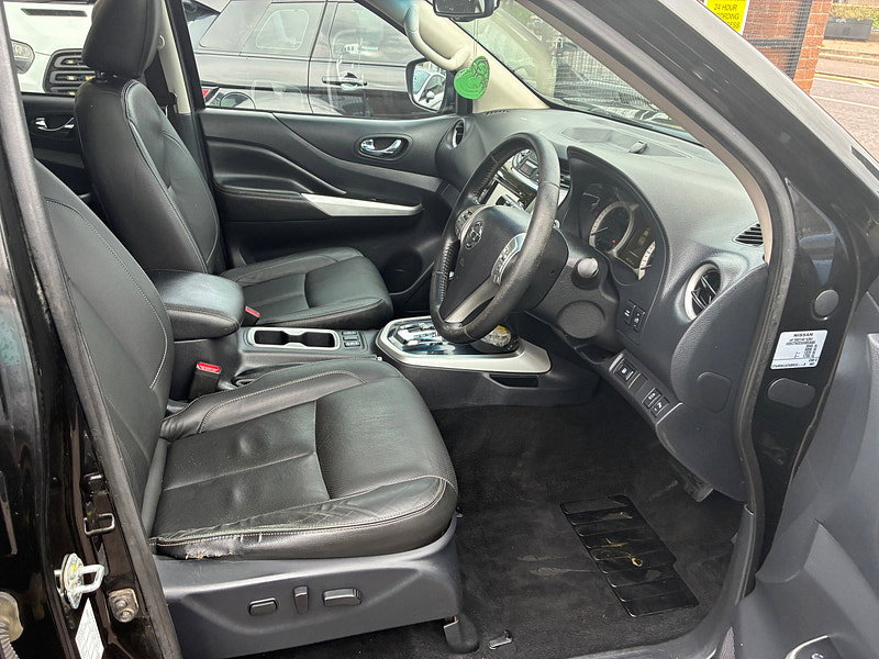 Nissan Navara 2.3 dCi Tekna Pickup Double Cab 4dr Diesel Auto 4WD Euro 6 (190 ps)