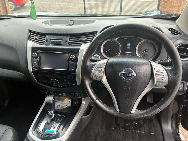 Nissan Navara 2.3 dCi Tekna Pickup Double Cab 4dr Diesel Auto 4WD Euro 6 (190 ps)