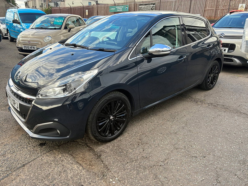 Peugeot 208 1.2 PureTech Allure Premium Hatchback 5dr Petrol Manual Euro 6 (82 ps)