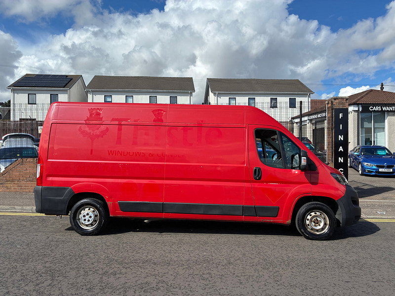 Peugeot Boxer 2.0 BlueHDi 335 Professional Panel Van 5dr Diesel Manual L3 H2 Euro 6 (130 ps)