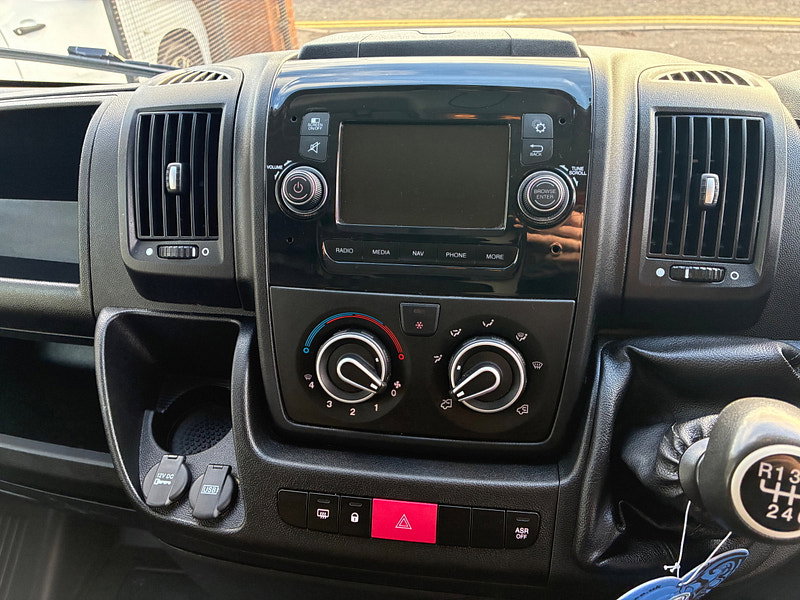 Peugeot Boxer 2.2 BlueHDi 335 Professional Panel Van 5dr Diesel Manual L3 H2 Euro 6 (s/s) (140 ps)