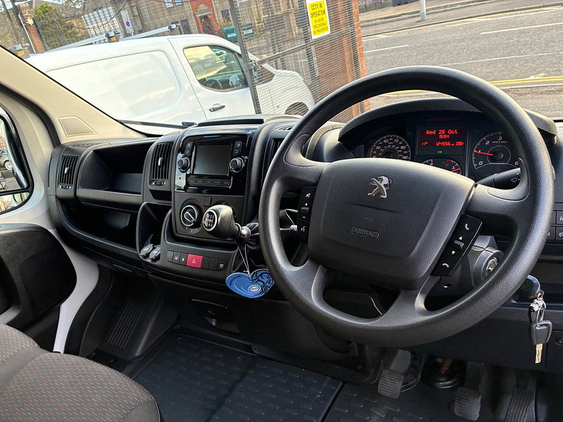 Peugeot Boxer 2.2 BlueHDi 335 Professional Panel Van 5dr Diesel Manual L3 H2 Euro 6 (s/s) (140 ps)