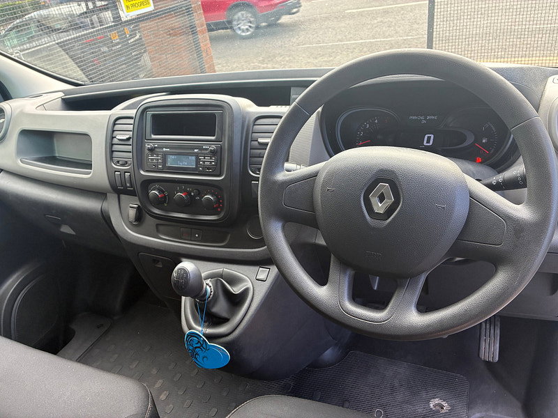 Renault Trafic 1.6 dCi 27 Business Panel Van 5dr Diesel Manual SWB Standard Roof Euro 6 (120 ps)