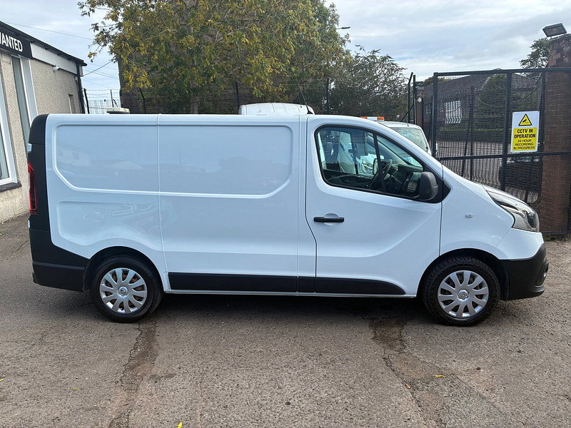 Renault Trafic 1.6 dCi 27 Business Panel Van 5dr Diesel Manual SWB Standard Roof Euro 6 (120 ps)