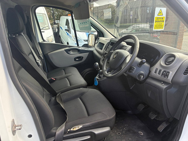 Renault Trafic 1.6 dCi 27 Business Panel Van 5dr Diesel Manual SWB Standard Roof Euro 6 (120 ps)