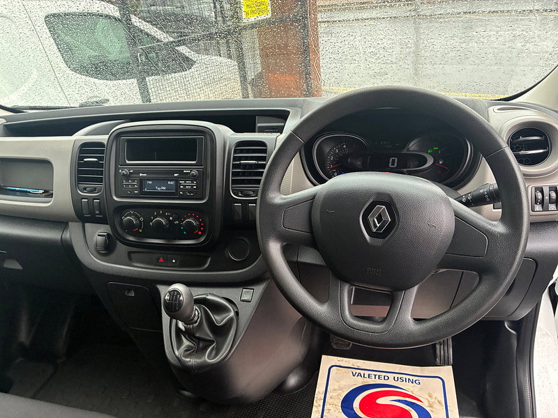 Renault Trafic 1.6 dCi 27 Business Panel Van 5dr Diesel Manual SWB Standard Roof Euro 6 (120 ps)