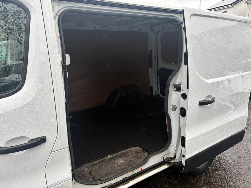 Renault Trafic 1.6 dCi 27 Business Panel Van 5dr Diesel Manual SWB Standard Roof Euro 6 (120 ps)
