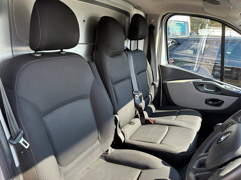 Renault Trafic 1.6 dCi ENERGY 27 Business+ Panel Van 5dr Diesel Manual SWB Standard Roof Euro 5 (s/s) (120 ps)