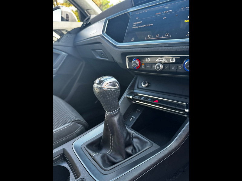 Audi Q3 1.5 TFSI CoD 35 S line SUV 5dr Petrol Manual Euro 6 (s/s) (150 ps)