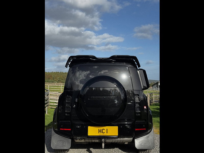 Land Rover DEFENDER 110 3.0 D300 MHEV X-Dynamic HSE Hard Top SUV 5dr Diesel Auto 4WD MWB Euro 6 (s/s) (300 ps)
