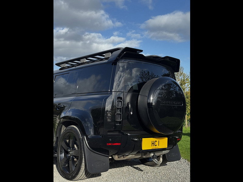 Land Rover DEFENDER 110 3.0 D300 MHEV X-Dynamic HSE Hard Top SUV 5dr Diesel Auto 4WD MWB Euro 6 (s/s) (300 ps)