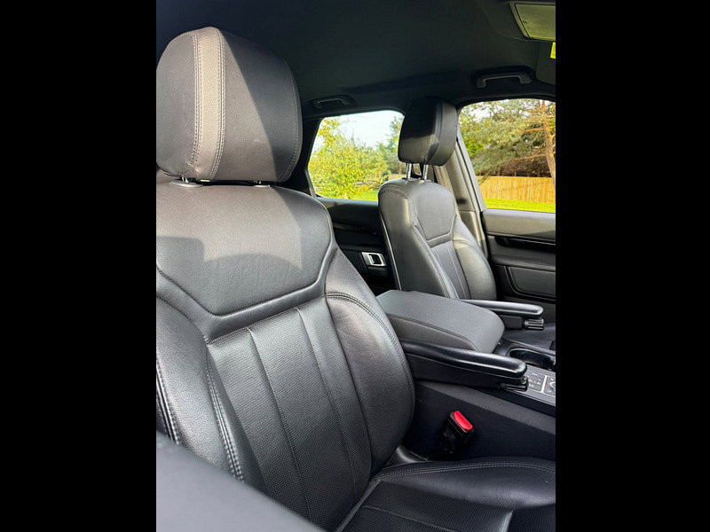 Land Rover DISCOVERY 3.0 SD V6 SE SUV 5dr Diesel Auto 4WD Euro 6 (s/s) (306 ps)