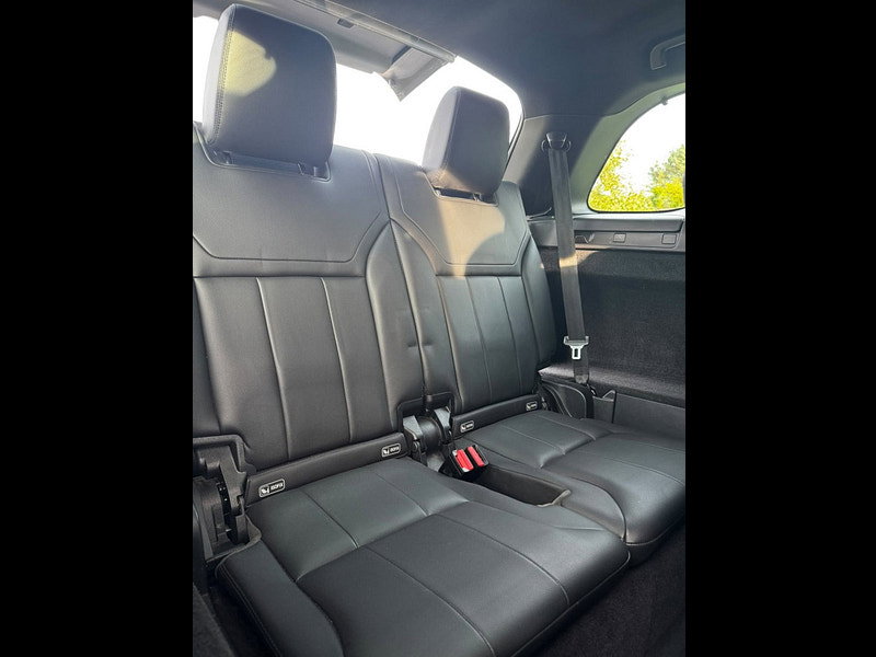 Land Rover DISCOVERY 3.0 SD V6 SE SUV 5dr Diesel Auto 4WD Euro 6 (s/s) (306 ps)