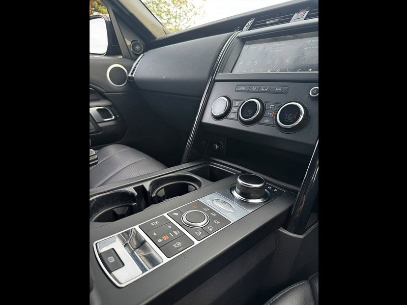 Land Rover DISCOVERY 3.0 SD V6 SE SUV 5dr Diesel Auto 4WD Euro 6 (s/s) (306 ps)