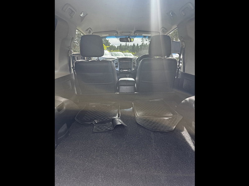 Mitsubishi Shogun 3.2 DI-DC Barbarian SUV 3dr Diesel Auto 4WD SWB Euro 6 (187 ps)