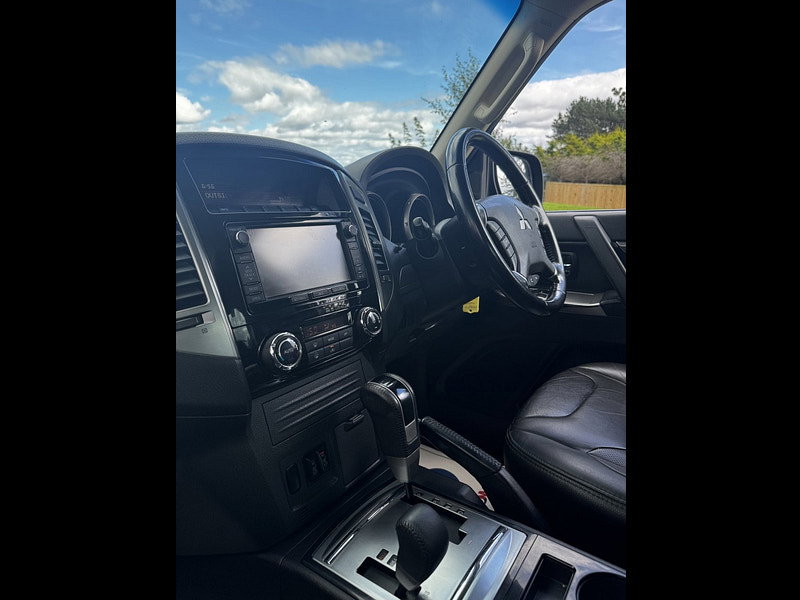 Mitsubishi Shogun 3.2 DI-DC Barbarian SUV 3dr Diesel Auto 4WD SWB Euro 6 (187 ps)