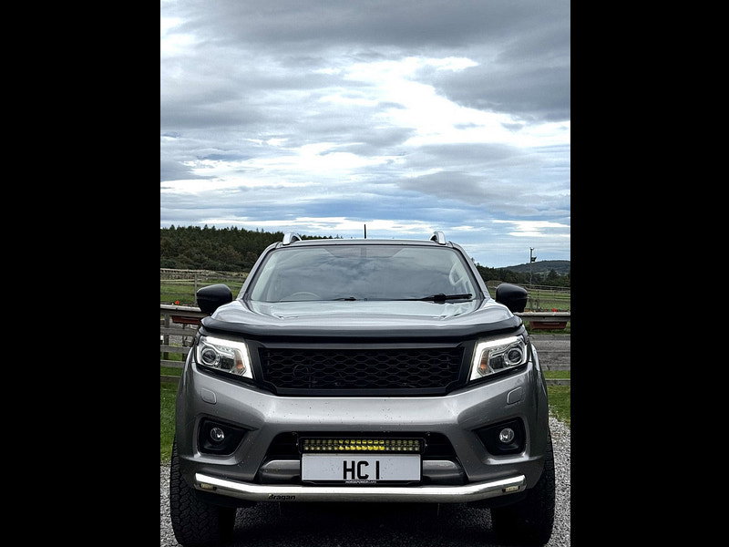 Nissan Navara 2.3 dCi Tekna Pickup Double Cab 4dr Diesel Manual 4WD Euro 6 (s/s) (190 ps)