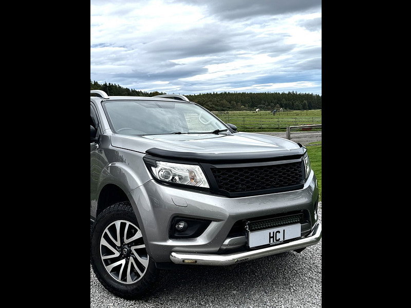 Nissan Navara 2.3 dCi Tekna Pickup Double Cab 4dr Diesel Manual 4WD Euro 6 (s/s) (190 ps)