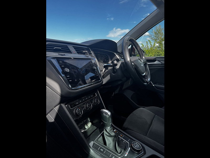 Volkswagen Tiguan 2.0 TDI SEL SUV 5dr Diesel DSG 4Motion Euro 6 (s/s) (190 ps)