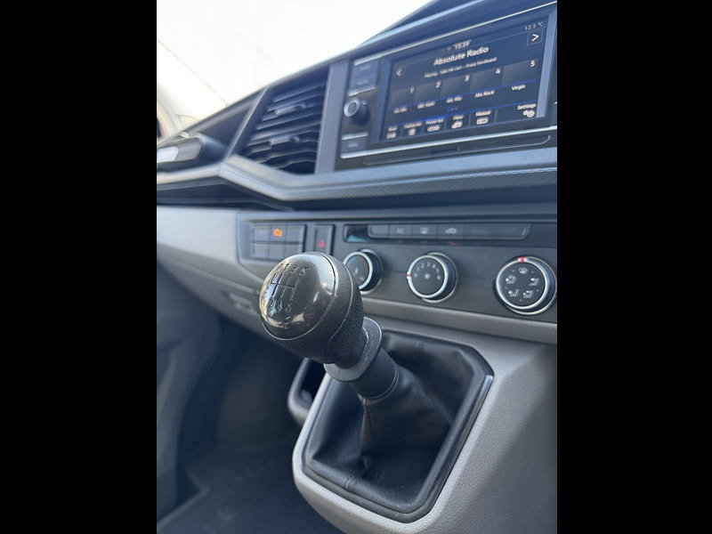 Volkswagen Transporter 2.0 TDI T32 Highline Kombi Double Cab 5dr Diesel Manual FWD SWB Euro 6 (s/s) (150 ps)